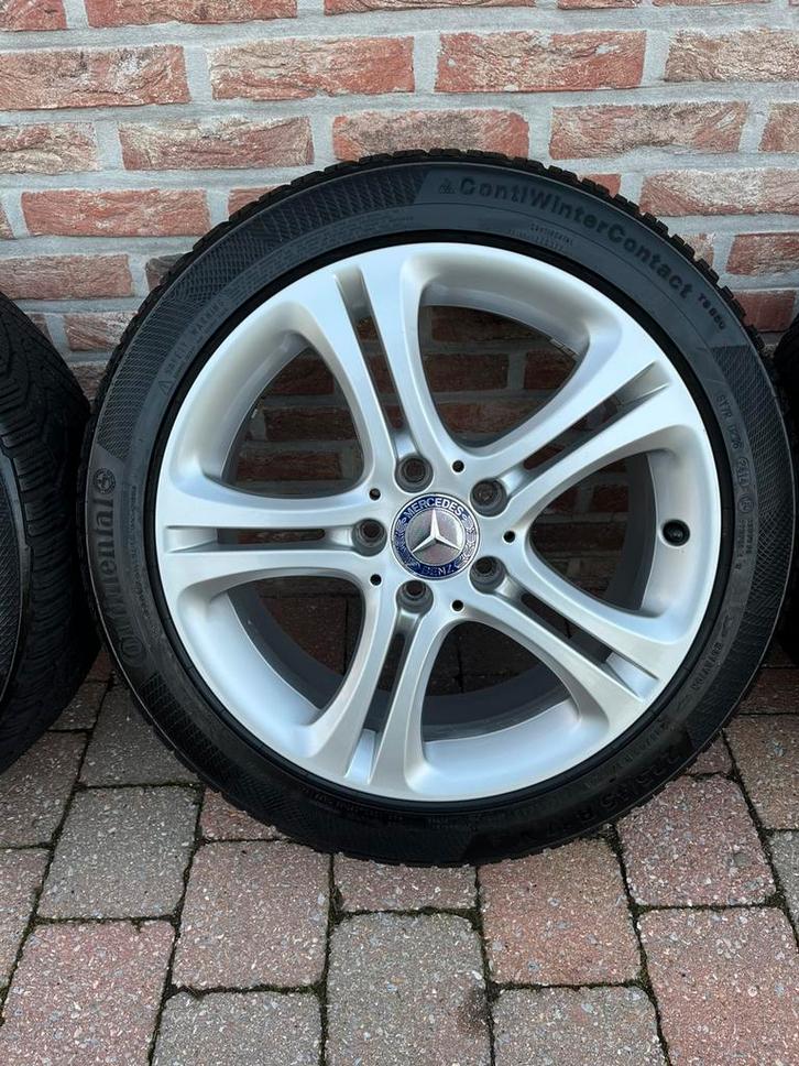 Mercedes A/B/C/CLA klasse velgen + Continental winterbanden, Auto-onderdelen, Banden en Velgen, Band(en), Winterbanden, 17 inch