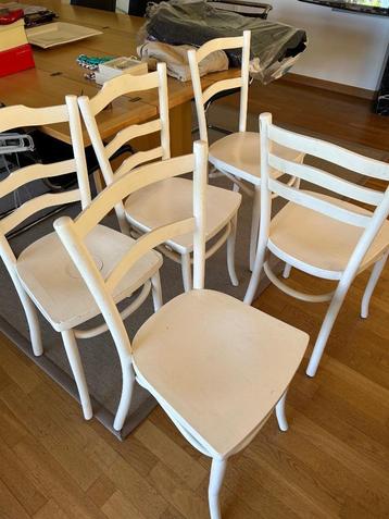 Stoelen beschikbaar voor biedingen