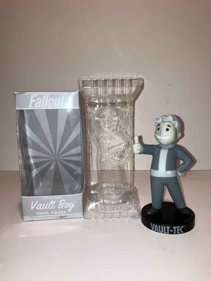 Fallout S.P.E.C.I.A.L Vault Boy Funko 2016 FM160310 + doos, Verzamelen, Beelden en Beeldjes, Zo goed als nieuw, Ophalen of Verzenden