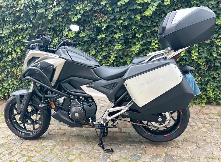 HONDA NC750X ✅ 2022 nieuwstaat met vele opties, Motoren, Motoren | Honda, Particulier, meer dan 35 kW, ABS, LED Verlichting, Traction Control