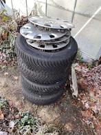 4x 195/65R15 winterbanden op VW Touran-velgen + wieldoppen, Ophalen, Winterbanden, Band(en)