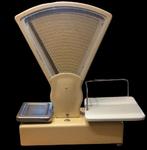 vintage oude weegschaal uit 1946, Antiek en Kunst, Ophalen