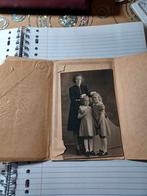 Moeder en dochters oude foto's., Collections, Photos & Gravures, Photo, Utilisé, Enlèvement ou Envoi