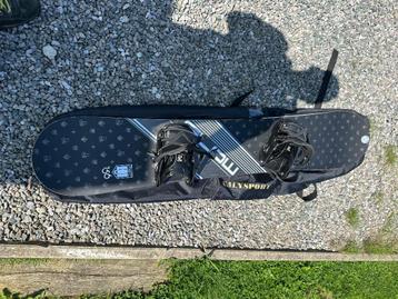 Snowboard 156cm disponible aux enchères