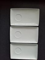 Yong : 3 schoteltjes  (11,5cm -19,5cm) voor kop met koekje, Huis en Inrichting, Ophalen of Verzenden, Zo goed als nieuw, Effen