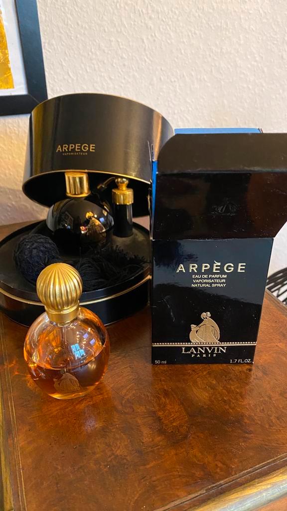 Coffret vintage Parfum Arpège de chez Lanvin, Collections, Parfums, Comme neuf, Plein, Enlèvement ou Envoi