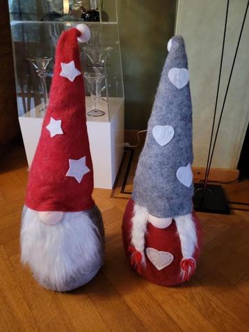 2 grote kerstkabouters gnome beschikbaar voor biedingen