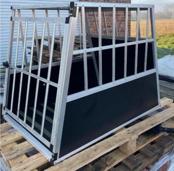 Hondenbench large beschikbaar voor biedingen