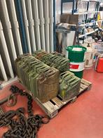 17 army  jerrycans groot en klein 1 lot, Auto diversen, Auto-accessoires, Gebruikt, Ophalen of Verzenden