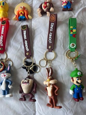 TRES BEAU PORTE-CLEFS DE QUALITÉ beschikbaar voor biedingen