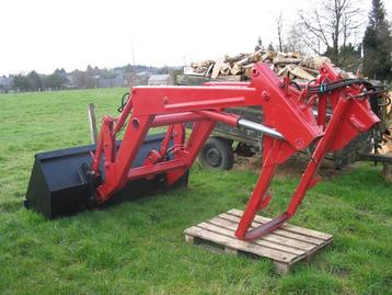 chargeur frontal beschikbaar voor biedingen