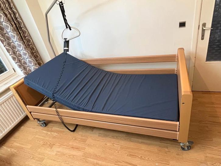 Elektrisch ziekenhuisbed, Diversen, Verpleegmiddelen, Gebruikt, Ophalen