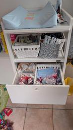 Verzorgingstafel met opbergruimte en wieltjes, Ophalen, Gebruikt, Kast