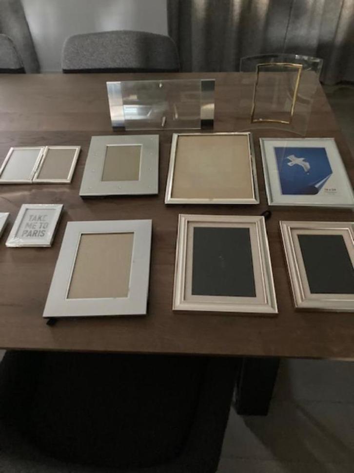 Doos met 9 fotokaders enkele op foto de 9 st voor 5 euro, Diversen, Rommelmarktspullen, Zo goed als nieuw, Ophalen