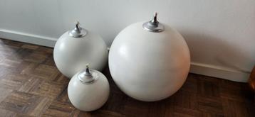 Drie sierbollen voor tuin of terras  beschikbaar voor biedingen