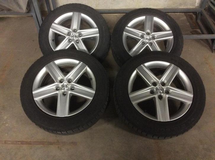Winterbanden op aluminium velg, Auto-onderdelen, Banden en Velgen, Band(en), Winterbanden, 17 inch, 215 mm, Gebruikt, Ophalen