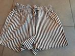 Wit gestreepte short m152/€2,5, Ophalen of Verzenden, Zo goed als nieuw, Meisje, Broek