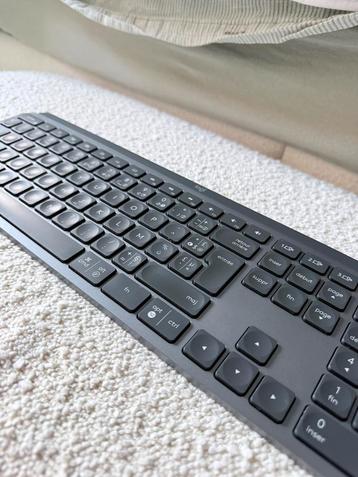 Mx keys toetsenbord (zo goed als nieuw) beschikbaar voor biedingen