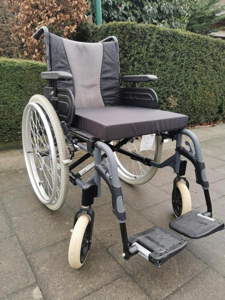 Lichtgewicht rolstoel van het invacare rolwagen 0488826971, Diversen, Rolstoelen, Zo goed als nieuw, Elektrische rolstoel, Inklapbaar