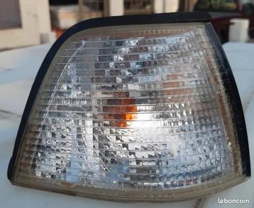 BMW 3 serie 316i E 36 richtingaanwijzer rechtsvoor nr. 18327 beschikbaar voor biedingen