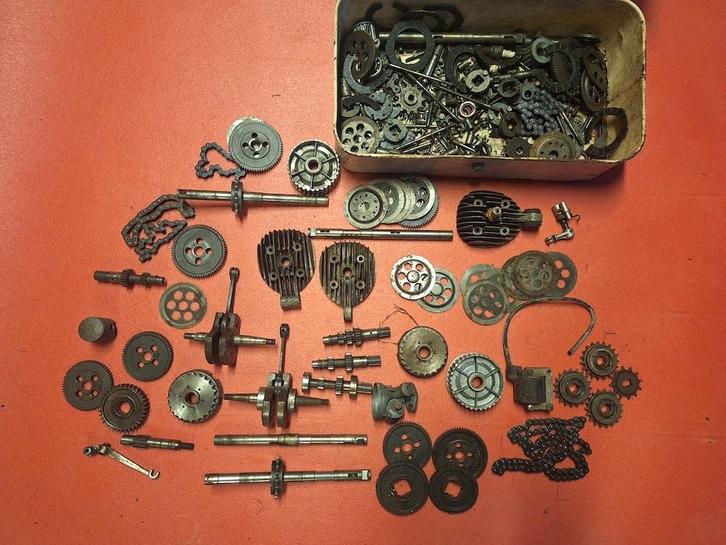 Vendre diverses pièces cyclomoteurs anciens Puch JLO Sachs, Vélos & Vélomoteurs, Pièces de cyclomoteur | Oldtimers & Ancêtres