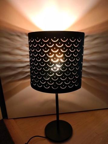 Sfeervolle tafellamp nachtkastlamp en zelfde luchter voor 15 beschikbaar voor biedingen