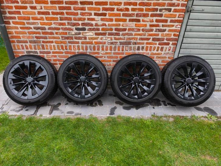 Tesla model X Carbon Sonic 20inch velgen met winterbanden, Auto-onderdelen, Banden en Velgen, Velg(en), Winterbanden, 20 inch