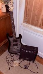 Elektrische gitaar en versterker + kabel, Musique & Instruments, Instruments à corde | Guitares | Électriques, Enlèvement, Comme neuf