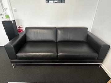 Moderne zwarte zetel – kunstleer – 3-zit beschikbaar voor biedingen