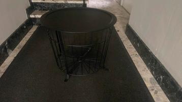 Kleine ikea tafel gualov beschikbaar voor biedingen