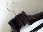Vintage bakeliet kleerhangers (PORTABI, Vynckier Gent), Ophalen