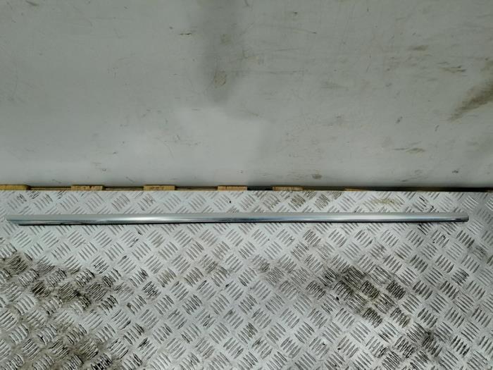 Joint de vitre d'un Volkswagen Passat, Autos : Pièces & Accessoires, Carrosserie & Tôlerie, Volkswagen, Utilisé, 3 mois de garantie