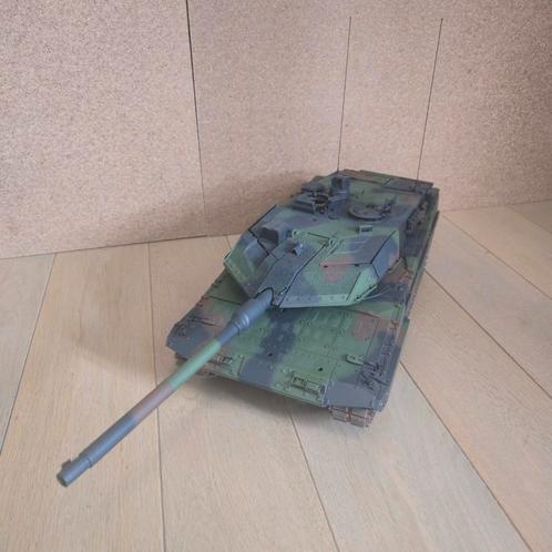 Tamiya leopard 2a7V 1/16 rc - zonder zender en ontvanger, Hobby en Vrije tijd, Modelbouw | Radiografisch | Overige, Zo goed als nieuw