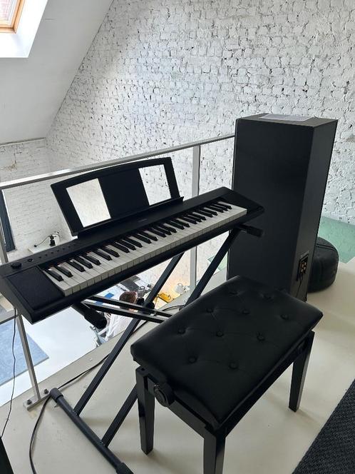 keyboard set Yamaha Piaggero NP 11 incl onderstel en pianost, Muziek en Instrumenten, Keyboards, Zo goed als nieuw, 61 toetsen