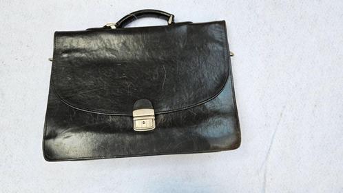 Zwart leren boekentas, Handtassen en Accessoires, Tassen | Schooltassen, Gebruikt, Aktetas of Boekentas, 30 tot 40 cm, 30 tot 40 cm