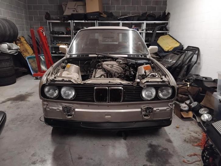 BMW E30 320i sedan type 1 project, Auto's, BMW, Particulier, Beige, Beige, Ophalen
