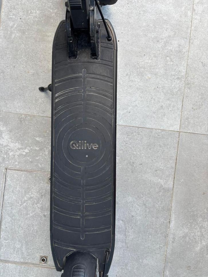 Qilive elektrische scooter voor reparatie of onderdeel, Fietsen en Brommers, Steps, Ophalen