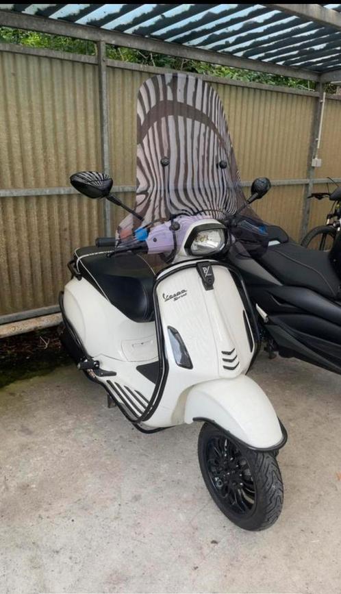 Vespa Sprint Full option A klasse, Fietsen en Brommers, Scooters | Vespa, Zo goed als nieuw, Ophalen