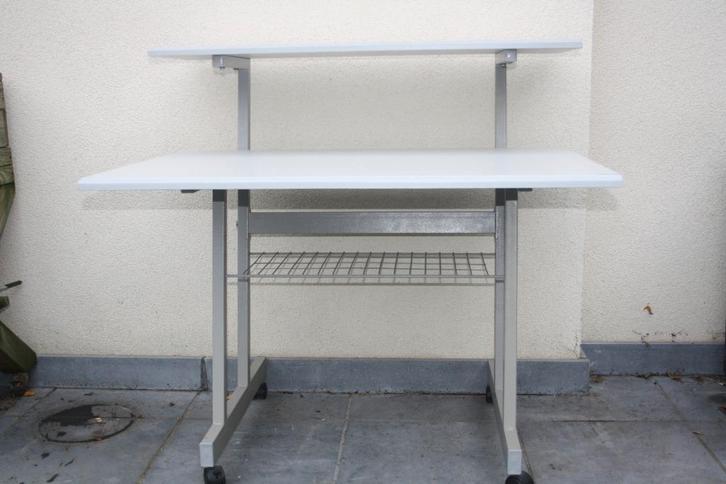 Table pour PC, Informatique & Logiciels, Tables d'ordinateur portable, Utilisé, Enlèvement