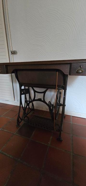 Machine à coudre vintage (fonctionnelle !) beschikbaar voor biedingen