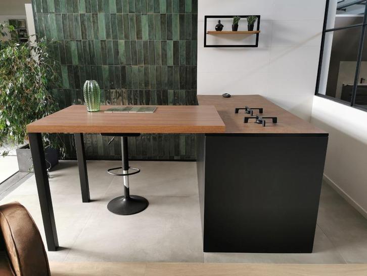 Showroom kookeiland met tafelgedeelte, Huis en Inrichting, Keuken | Keukenelementen, Zo goed als nieuw, Bruin, Zwart, Ophalen