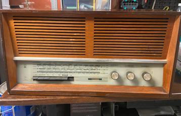 Radio vintage Grundig Type rf-130 beschikbaar voor biedingen