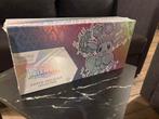 Pokémon TCG Prismatic Evolutions Super Premium CollectionBox, Hobby & Loisirs créatifs, Jeux de cartes à collectionner | Pokémon