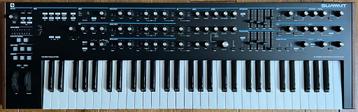Novation Summit beschikbaar voor biedingen