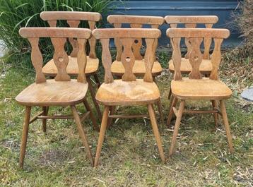 6 chaises en bois