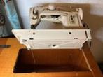 Oude naaimachine in kast, Antiek en Kunst, Antiek | Naaimachines, Ophalen