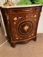 Antieke marqueterie kast uit Italië, Enlèvement
