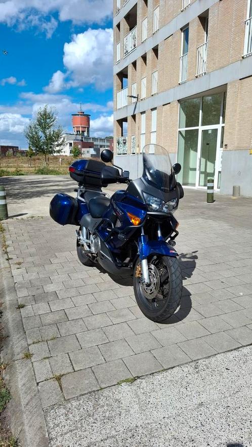 varedero 1000, Motoren, Motoren | Honda, Particulier, meer dan 35 kW, 2 cilinders, Motorrijbewijs A, ABS, Handvatverwarming, Ophalen