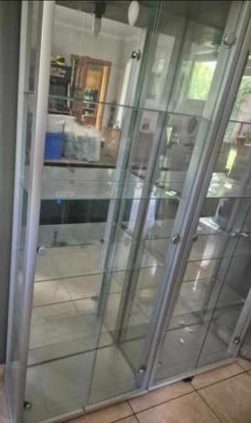 Vitrine avec éclairage  beschikbaar voor biedingen