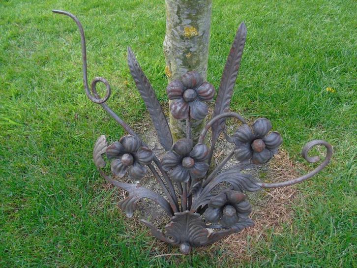 smeedijzeren fronton volledig bloemenpatroon met reliëf, Tuin en Terras, Tuinwanddecoratie, Nieuw, Ophalen